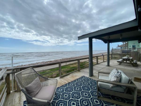 Ocean Front Whole House, Surf Spots, Beach Access Steps Away!